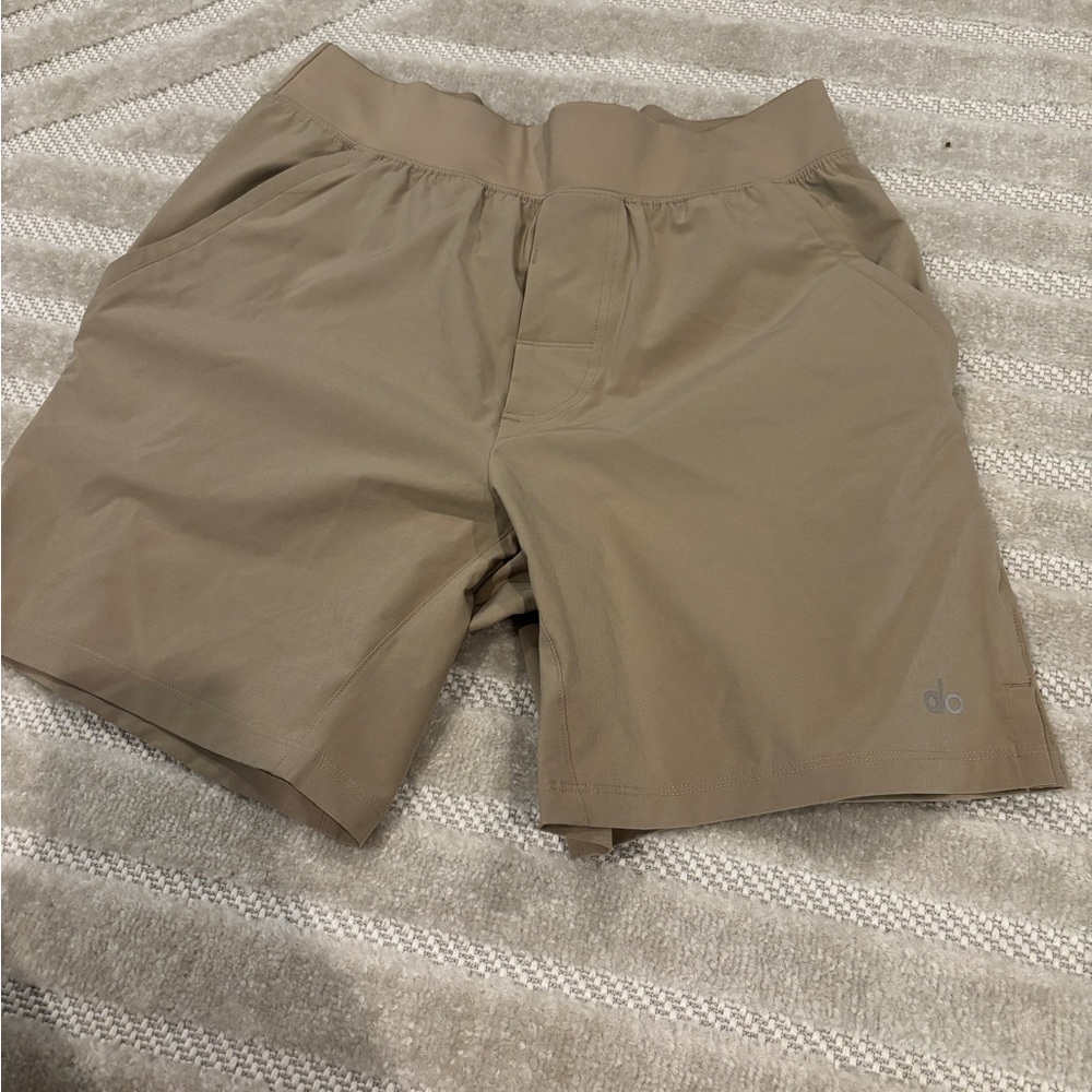 ALO Yoga Mens Athletic shorts